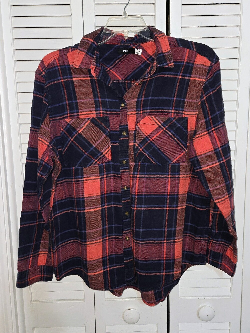 BDG Urban Outfitters Women's L Red and Navy Plaid Flannel Shirt